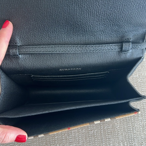 Burberry small cross body bag - Authentic - Picture 11 of 14